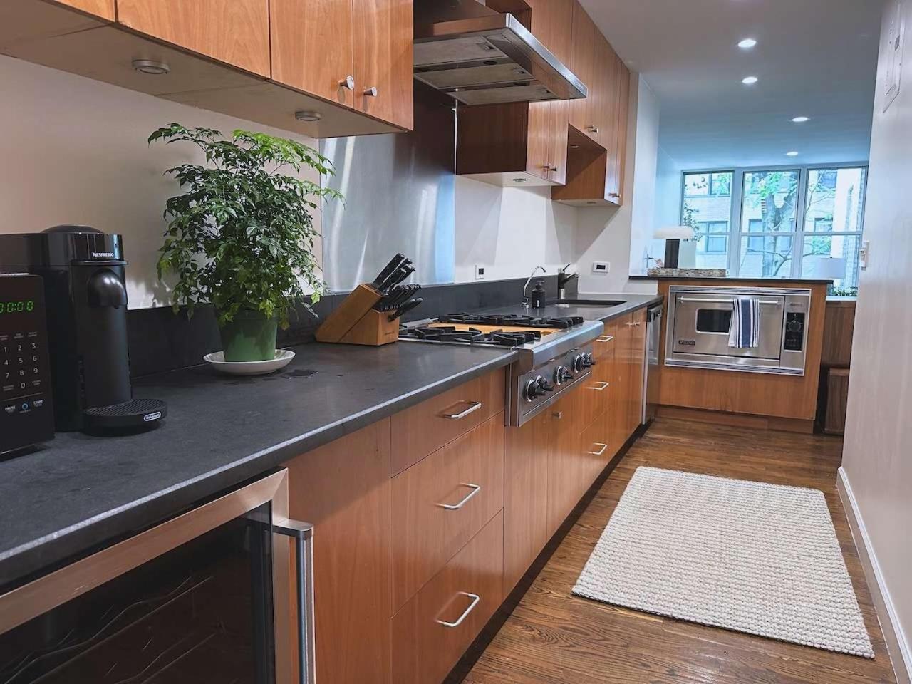 Private Townhome Near Un Ferienhaus *